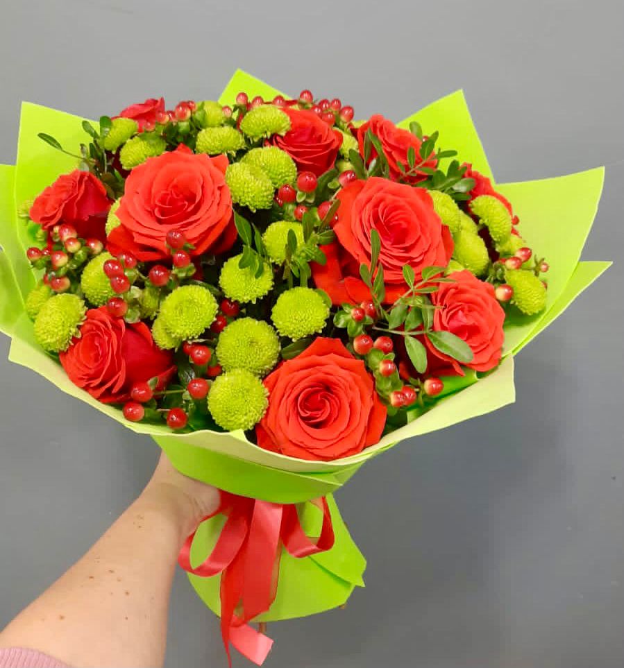 Букет признание в Кезе Букет цветов из: Хризантемы и Розы в Кезе