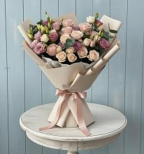 Букет бодрость в Кезе Букет цветов из:  Розы и Лизиантусы в Кезе