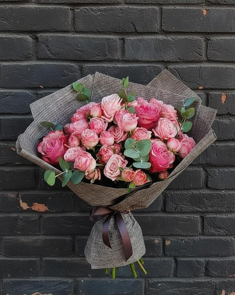 Букет розы в пальмах в Кезе Букет цветов из: Розы в Кезе