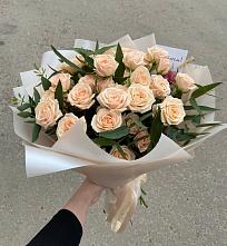 Букет Кремовые розы Латте в Кезе