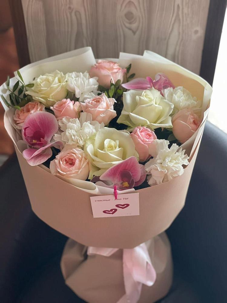 Букет ноктюрн в Кезе Букет цветов из: Орхидеи, Розы и Гвоздики в Кезе