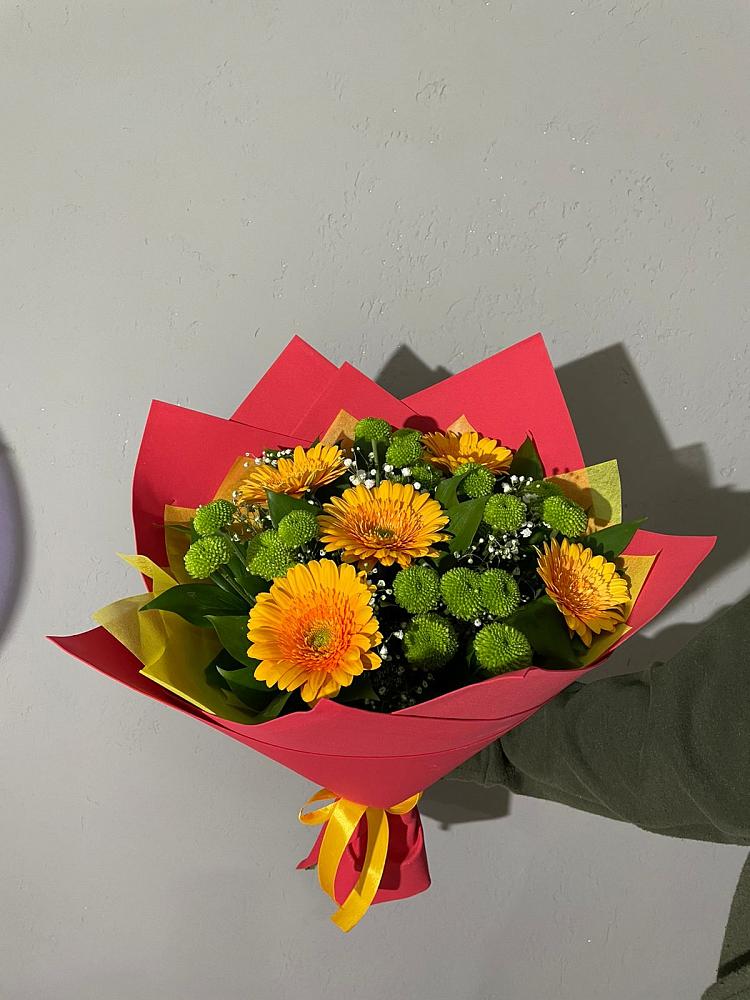 Букет восход солнца в Кезе Букет цветов из: Герберы и Хризантемы в Кезе