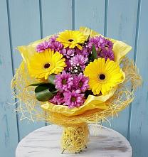Букет одинокая звезда в Кезе Букет цветов из:  Хризантемы и Герберы в Кезе