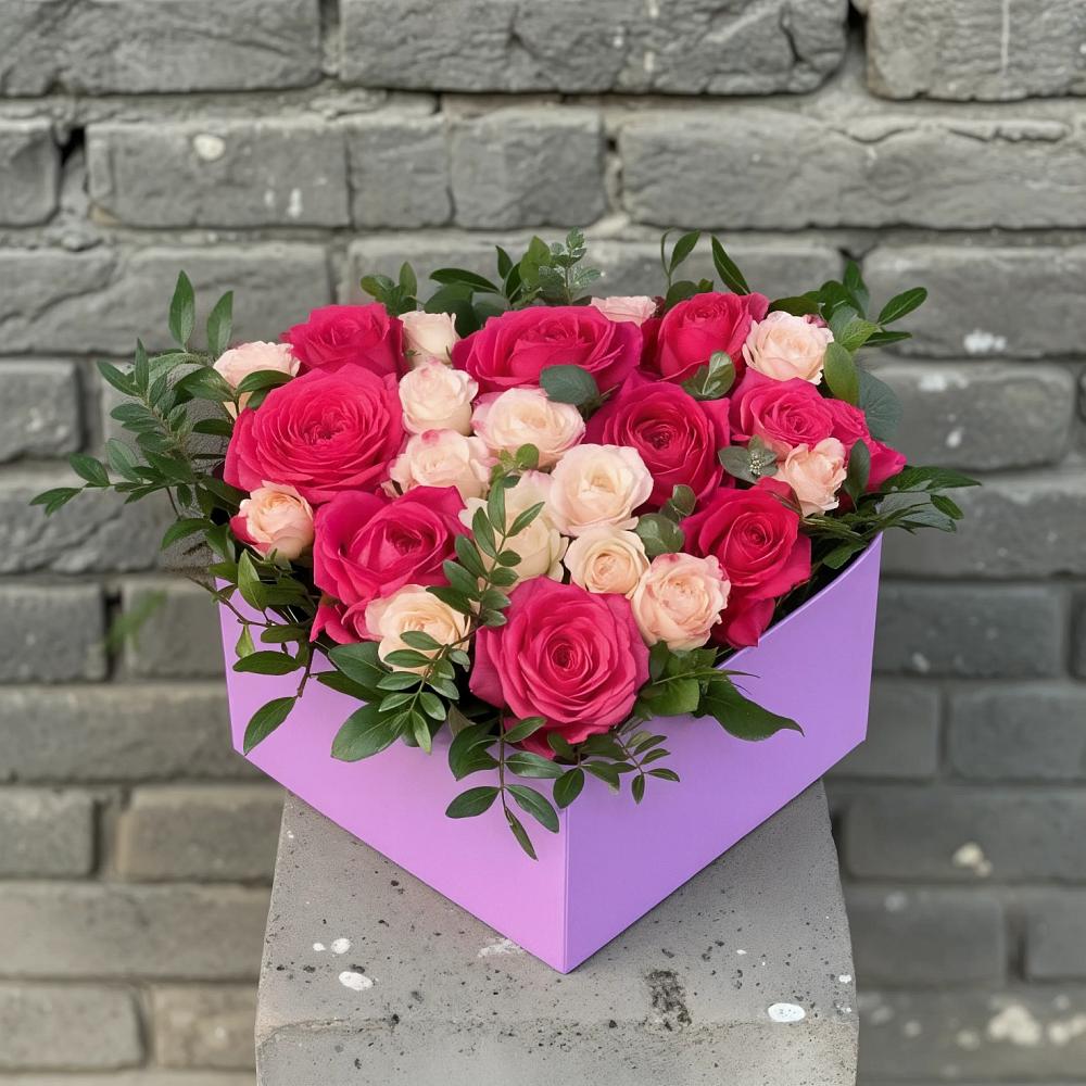 Композиция моя любовь в Кезе Цветочная композиция из Розы в коробке в Кезе