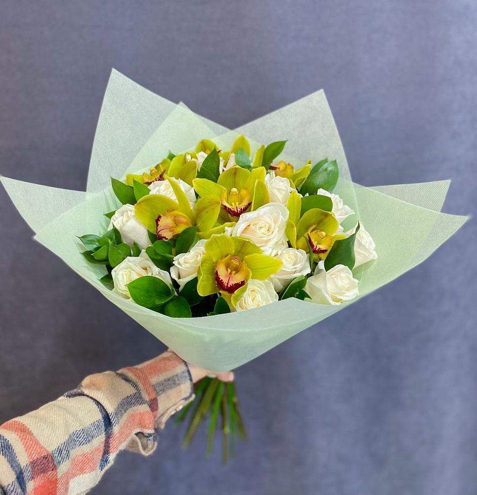 Букет цветов из: Орхидеи и Розы в Кезе