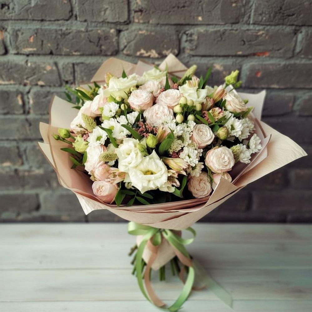 Букет нежное ассорти в Кезе Букет цветов из: Альстромерии, Розы и Хризантемы в Кезе