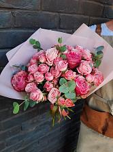 Букет розы в пальмах в Кезе Букет цветов из: Розы в Кезе