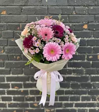 Букет цветов из:  Герберы и Хризантемы в Кезе