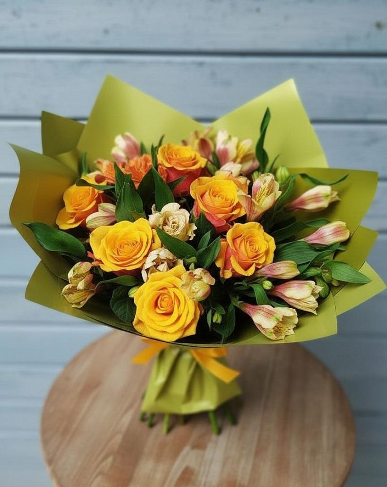 Букет созвездие в Кезе Букет цветов из: Альстромерии и Розы в Кезе