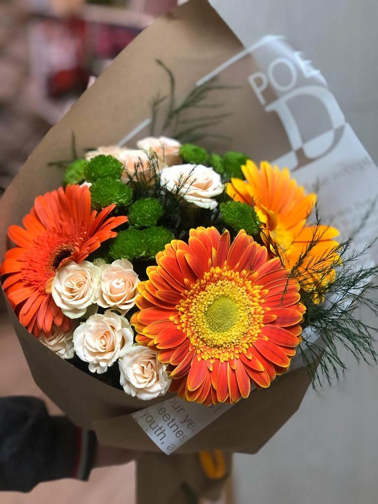 Букет желтый закат в Кезе Букет цветов из: Герберы, Хризантемы и Розы в Кезе