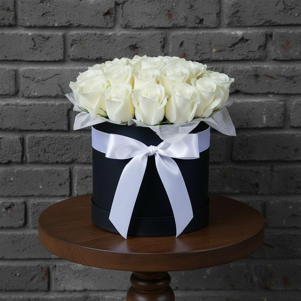 Композиция воздушная нежность в Кезе Цветочная композиция из Розы в шляпной коробке в Кезе