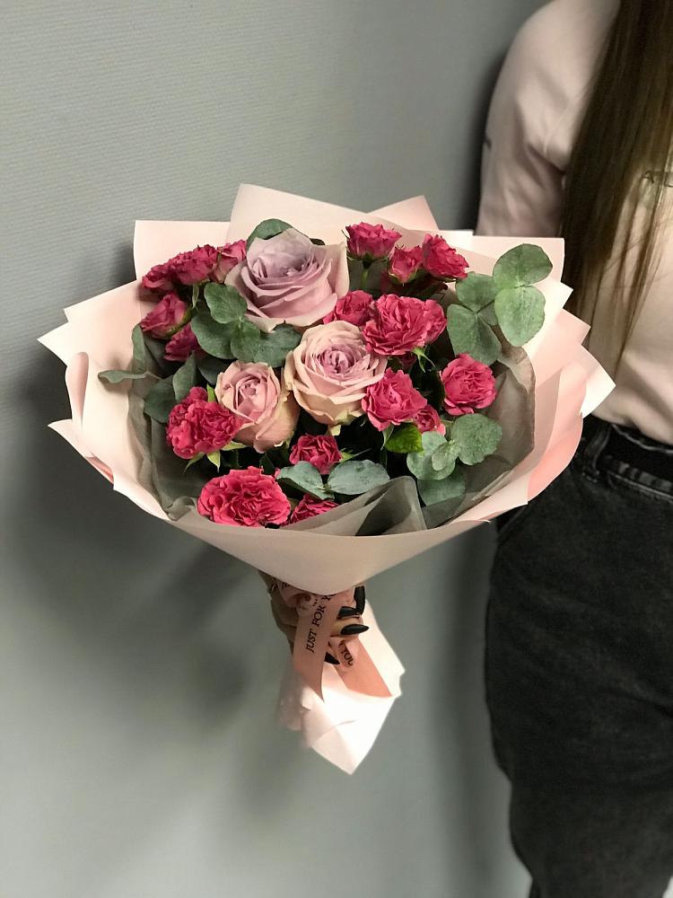 Букет восхищение в Кезе Букет цветов из: Гвоздики и Розы в Кезе