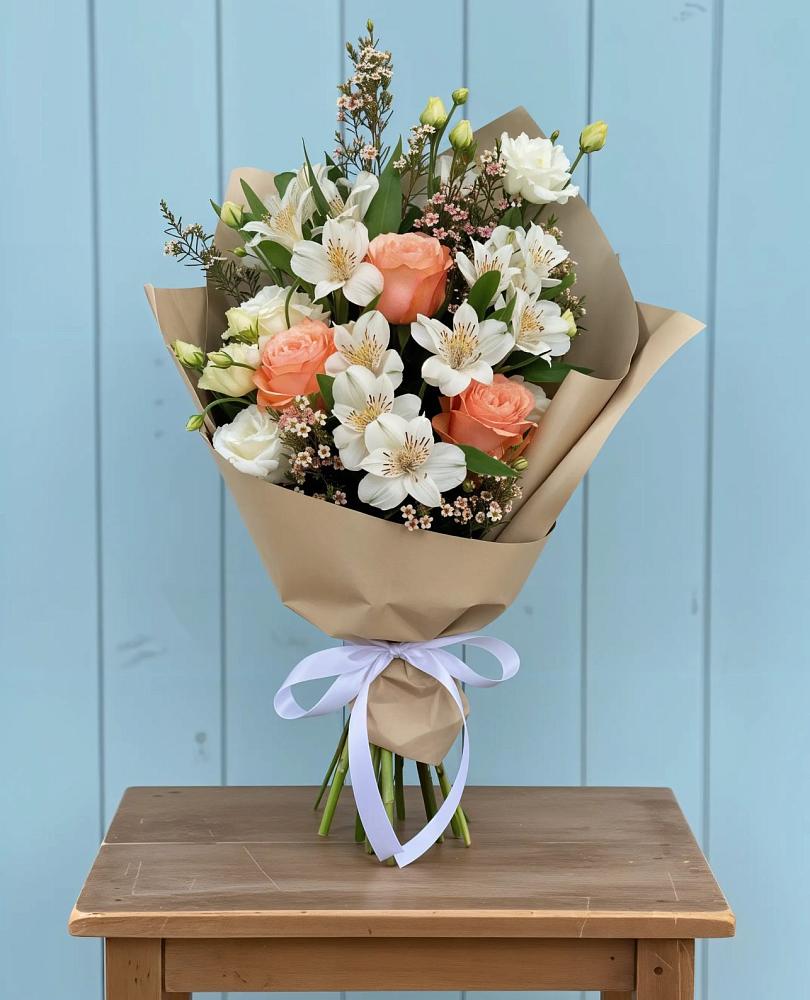 Букет яркий комплимент в Кезе Букет цветов из: Альстромерии, Лизиантусы, Розы и Хризантемы в Кезе