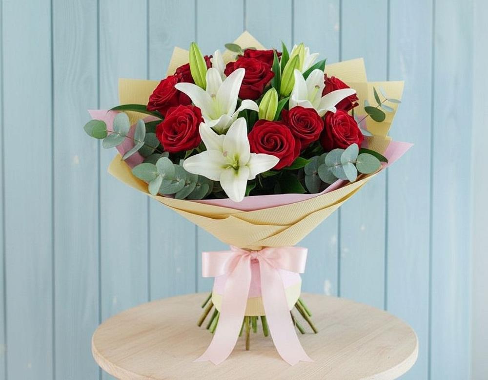 Букет Элегантная гармония в Кезе Букет цветов из: Лилии и Розы в Кезе